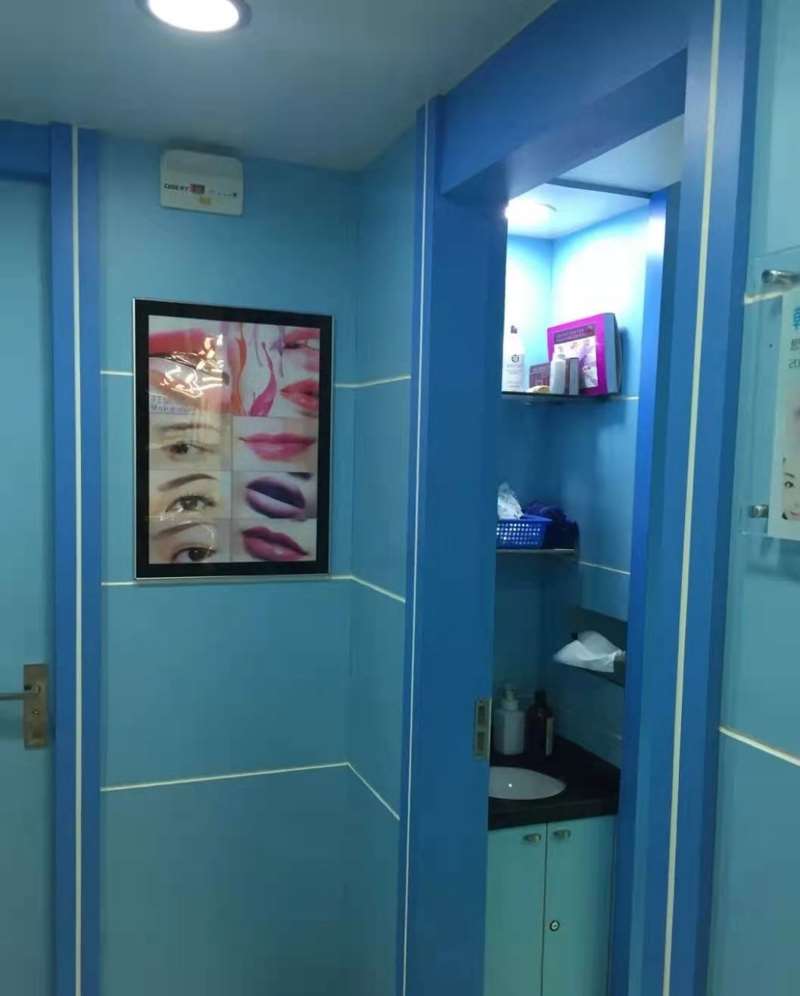 上海眼部整形收费价格表，做卧蚕失败修复：2875\眼窝：4403起