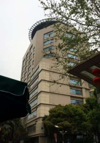 上海复旦大学附属华山医院胸部整形收费价目表，胸部修复：2797\乳房再造：1112起