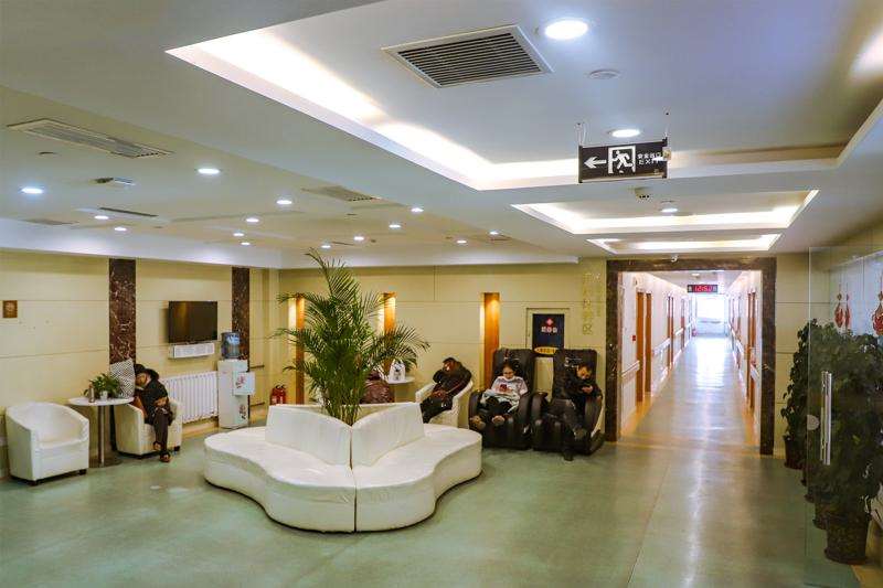 太原现代妇产医院口唇整形收费价目表，小切口手术提升：2603\漂唇：2601起