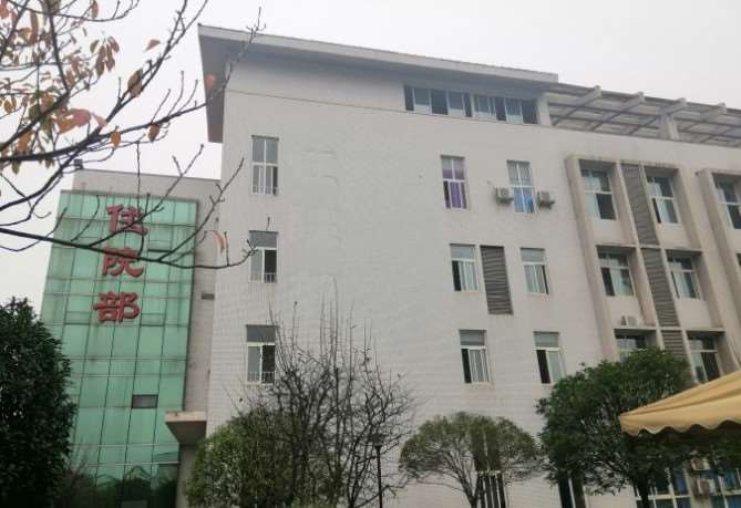 成都鼻部整形收费价目表，鼻尖整形：807\鼻翼：3470起