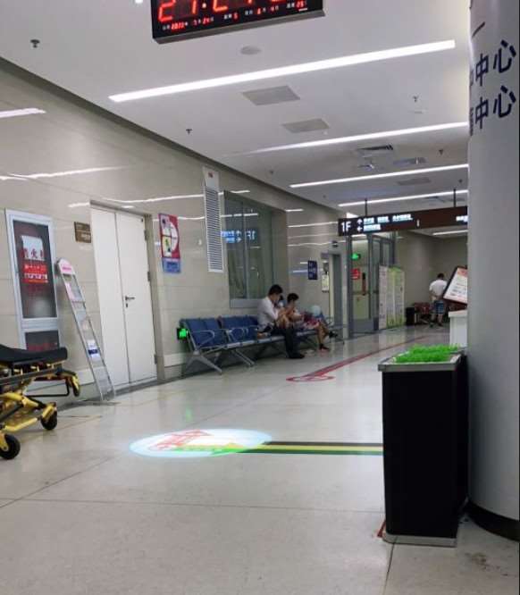 天津爱丽诺皮肤美容收费价格表，微针：4422\去色素：4409起