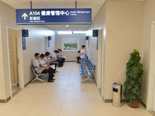 天津耳部整形收费价目表，隐耳修复：2915\小耳再造：3749起