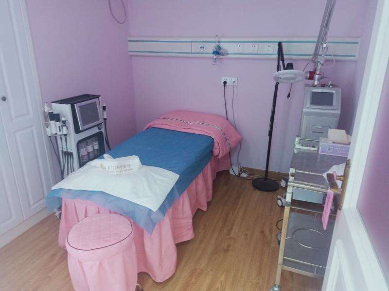 杭州去黑眼圈价格在线公布(2025杭州去黑眼圈参考价为：4318元)