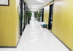 杭州富阳口腔医院收费标准：降价后种牙2680、矫正7800、补牙200元