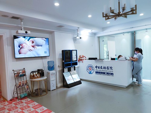 中日友好医院口腔开展的科室，种植牙案例图