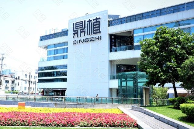 上海上海环球港附近的种植牙医院哪家好？鼎植口腔稳居榜首专家案例价格表一览
