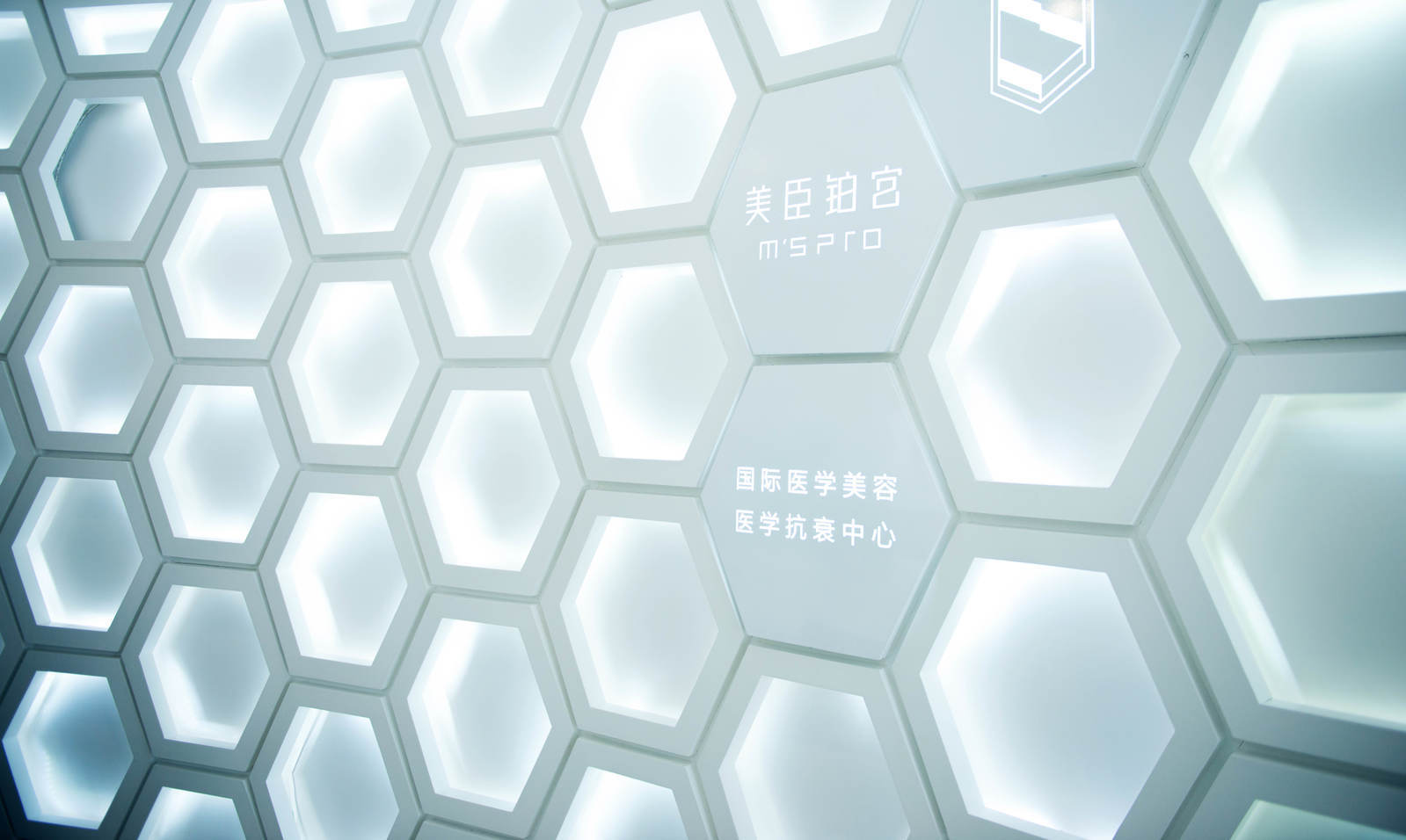 长沙埋线双眼皮优惠价格均价公布(2024长沙埋线双眼皮参考价为：13233元)