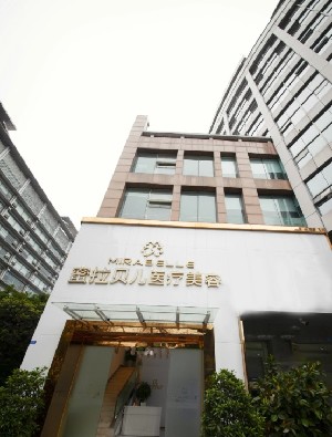 成都玻尿酸丰额头价位表2024新版全网发布(2024成都玻尿酸丰额头参考价为：18694元)