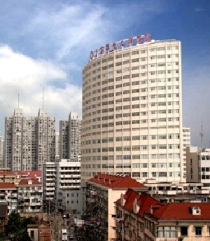上海上睑下垂矫正费用2024明细查看(2024上海上睑下垂矫正参考价为：45734元)