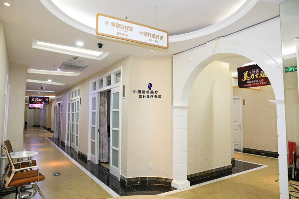 重庆鹰钩鼻矫正费用是多少呐(2024重庆鹰钩鼻矫正参考价为：49764元)