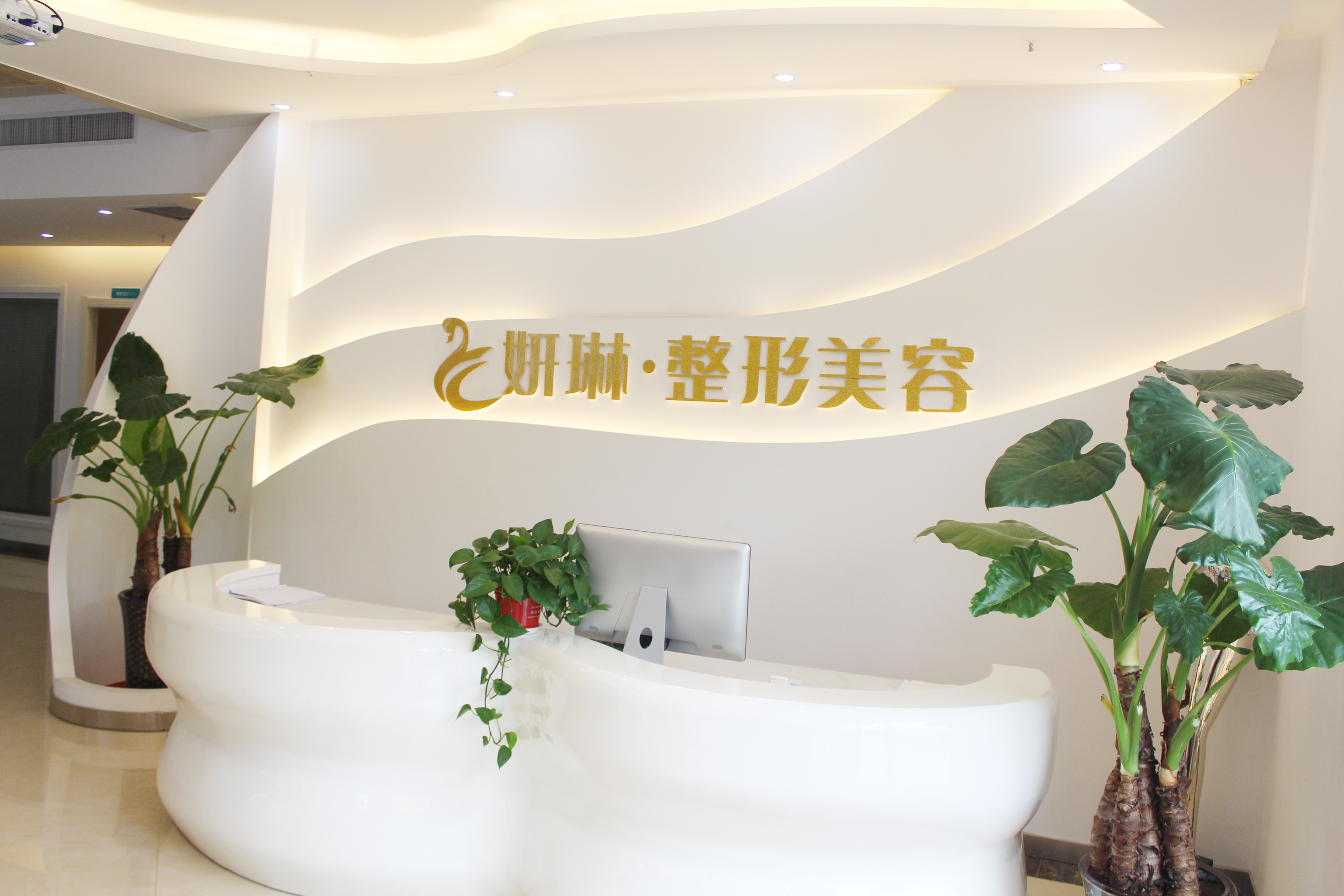 郑州驼峰鼻矫正费用是多少呐(2024郑州驼峰鼻矫正参考价为：45953元)
