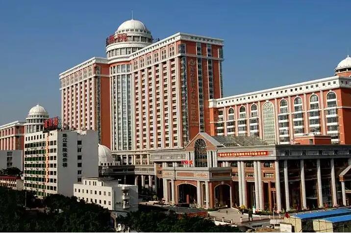 天津医科大学口腔医院种植牙费用明细及医生团队详细介绍
