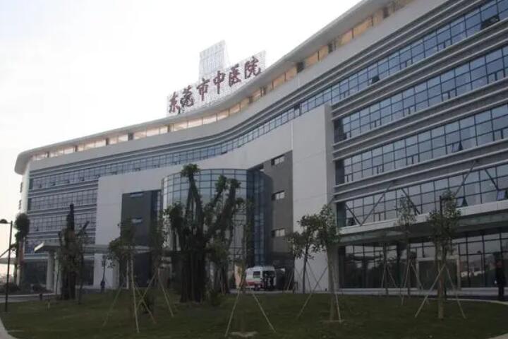 东莞美容牙冠医院排行前十,东莞市黄江医院口腔科美容牙冠上榜,所谓行业领袖云集荣获榜首