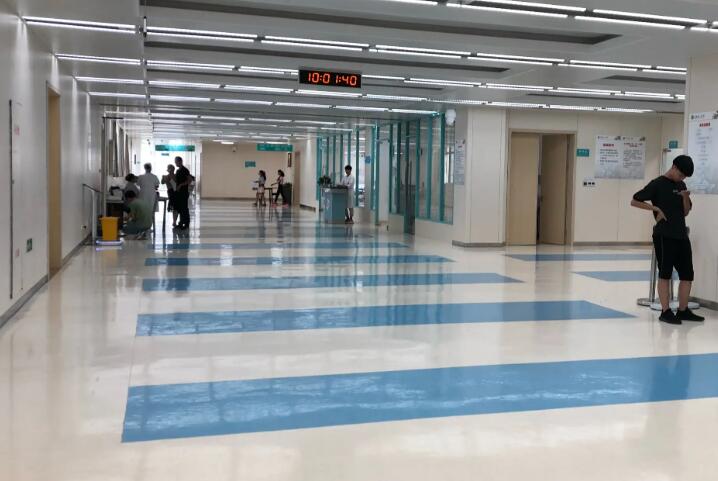 海南省人民医院医疗整形科毛发移植治疗脱发怎么样王文整形医生