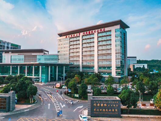十堰人民医院口腔科医生哪个好？余伟医生担任该科主任医师，擅长口腔调节技术