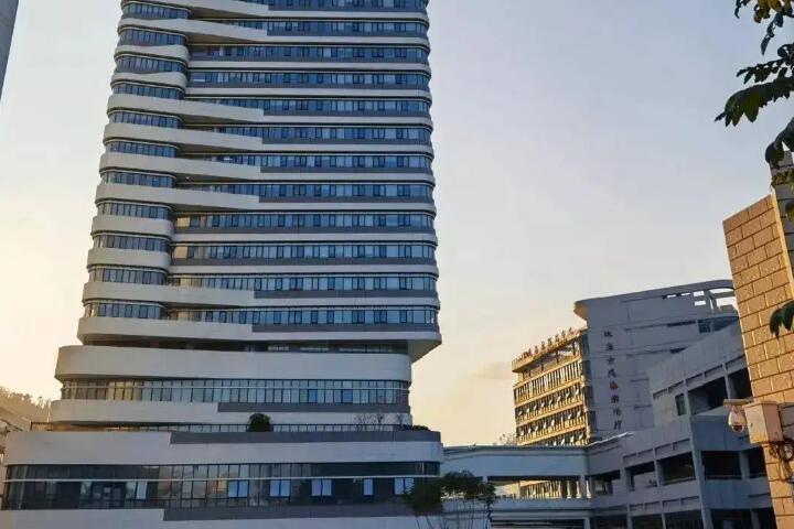 珠海市自体移植睫毛整形美容医院-珠海馨悦医疗美容门诊部专业实力优异