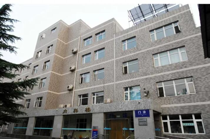 北京极简口腔医院是私立不是公办，但网上评价可信去的人多