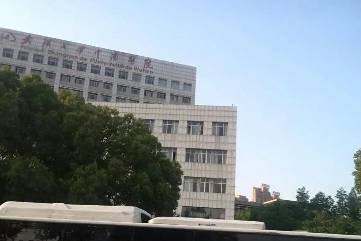 深圳医院种牙现在便宜了吗？人才技术力量雄厚，有7个专业科室