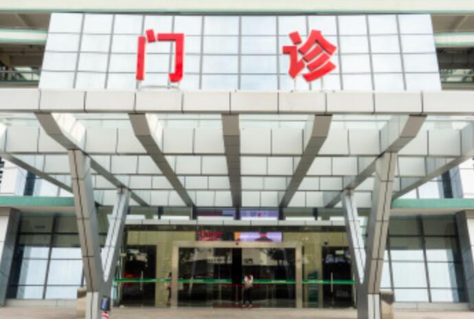 2025年种植牙价格趋势分析:集采政策下市场走向与金华地区口腔医院推荐