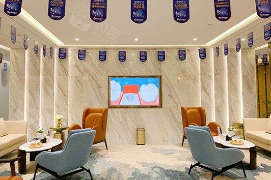 2024昆明牙髓摘除术排行top10大型医院知名度高！昆明爱齐口腔门诊部价格收费合理