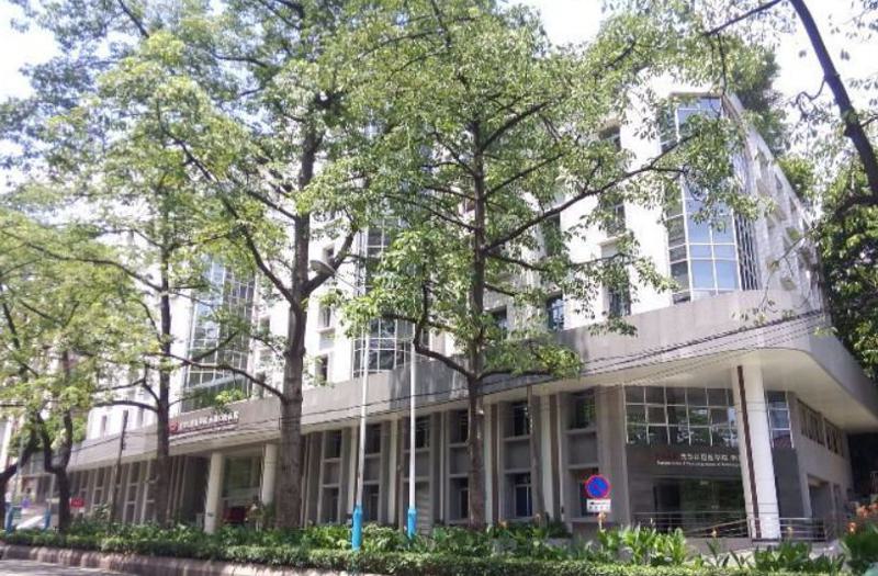 广州市越秀区中山大学附属口腔医院种植牙价格表:种植牙5500起,是三级甲等口腔专科医院