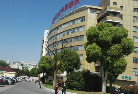莆田群益口腔收费标准详细解读：种植牙7454元起，牙齿矫正10811元起