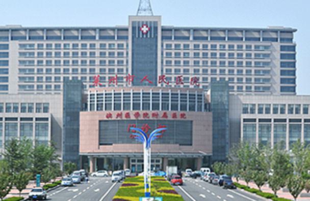 烟台口腔医院牙齿矫正收费标准表:含种植牙丨正畸丨补牙价格明细