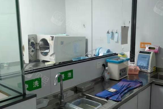 牙齿矫正必须拔牙吗？南京专业口腔医生详解拔牙矫正的必要性与替代方案