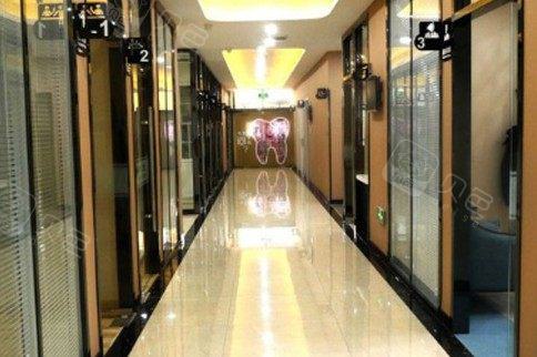 牙齿矫正需要多少钱?天津阳光树口腔专家详解矫正费用与方案选择