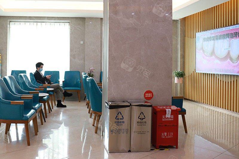 2024成都牙齿开窗助萌术口碑好的牙科医院排行来啦！成都画美团圆口腔矫正种植中心这几家医院真不错！