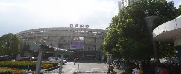 张家港市负责人民医院口腔科是否提供洗牙服务？牙科医生的专业评价结果揭晓！