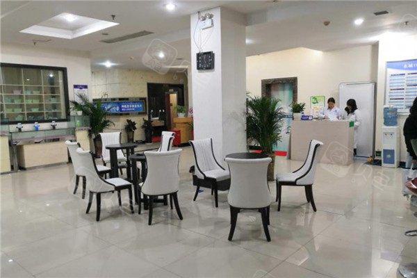 探索六盘水口腔医院:牙齿矫正技术与口碑如何