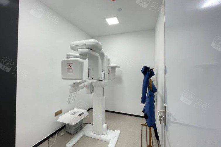 杭州五常港口腔门诊部推出烤瓷牙优惠活动，现仅需2500元起，原价3000元起，让您轻松实现美丽与经济的良好结合！