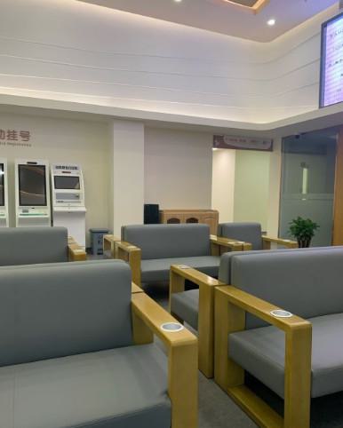 青岛青大口腔医院费用一览:种植牙3480元起丨矫正15995元起丨拔牙低至9元