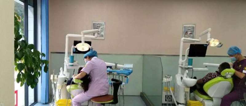 重庆口腔整形收费价格表，正颌：224\牙齿种植：3618起