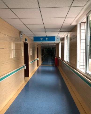 重庆眼部整形收费价目表，眼窝：823\眼睑松弛修复：503起