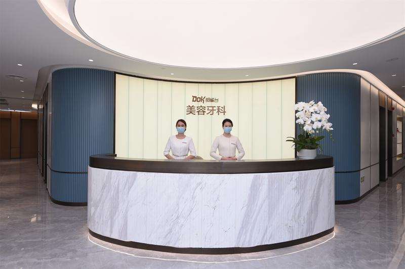 重庆新铜雀台整形外科医院鼻部整形收费价格表，鼻修复整形：1006\垫鼻基底失败修复：2137起