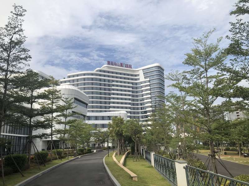 厦门眼部整形收费价格表，眼睑内翻矫正：2886\消除肿眼泡失败修复：287起