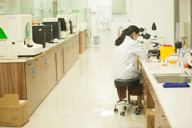 厦门鼻部整形收费价格表，蒜头鼻治疗：653\肥厚鼻尖鼻翼矫正术：3415起