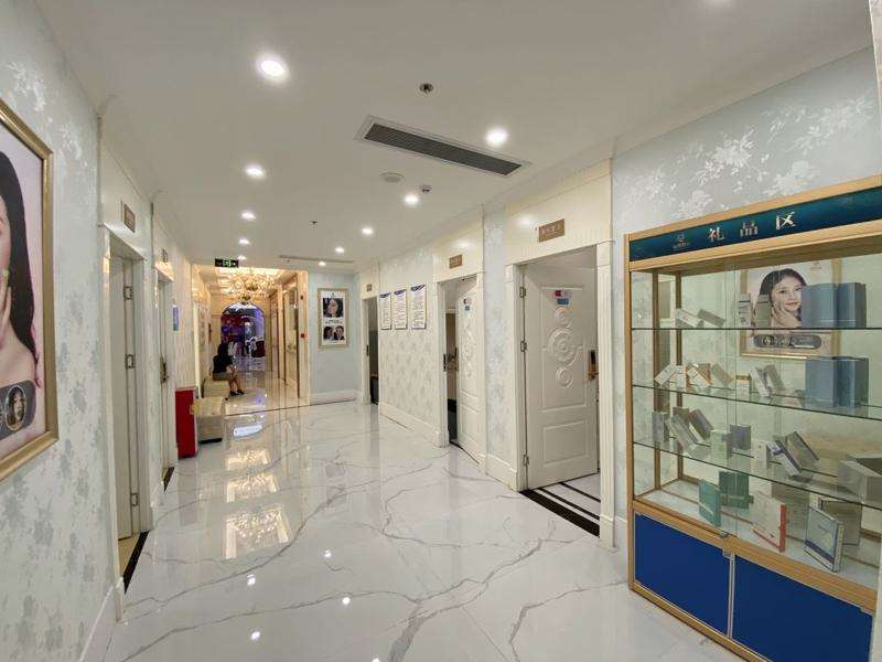 佛山上睑提肌矫正上睑下垂价格在线公布(2025佛山上睑提肌矫正上睑下垂参考价为：3964元)