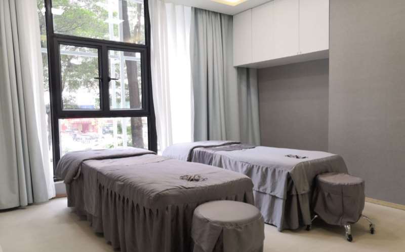 广州眼部整形收费价格表，眼窝：2180\眼角提升：3377起