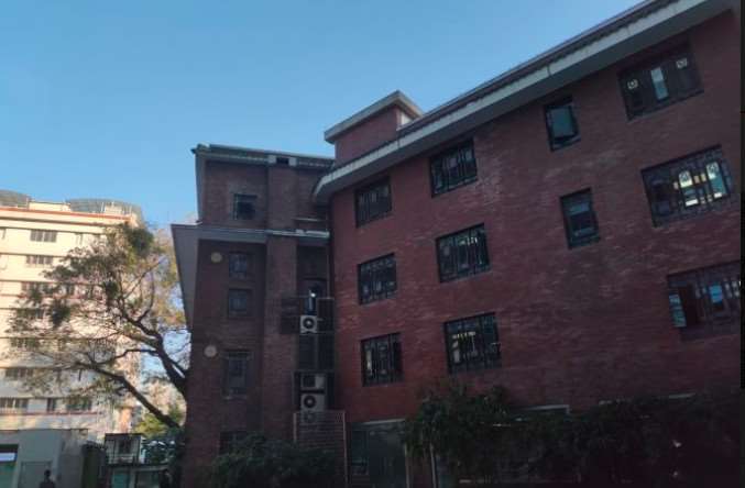 广州妇幼保健院眼部整形收费价目表，眼窝凹陷修复：3775\眼袋失败修复：1496起