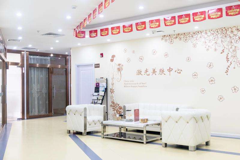 惠州鹏爱鼻部整形收费价目表，延长鼻小柱：4595\蒜头鼻治疗：1945起