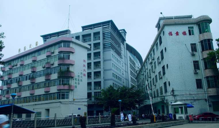 梅州鼻部整形收费价目表，蒜头鼻治疗：3908\肥厚鼻尖鼻翼矫正术：4090起