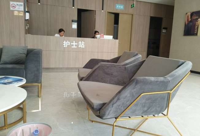 深圳眼部整形收费价目表，做卧蚕失败修复：640\眼综合：2526起