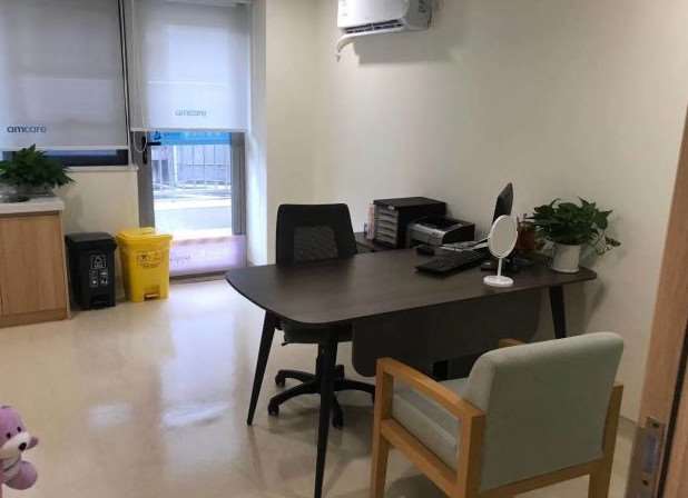 深圳眼部整形收费价格表，眼窝凹陷修复：4226\眼睑疤痕修复：2708起
