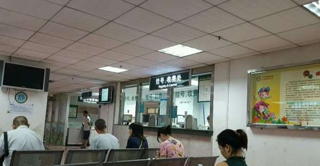 深圳眼部整形收费价目表，做卧蚕失败修复：640\眼综合：2526起