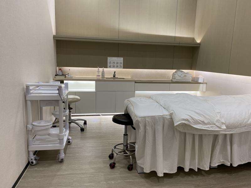 南宁眼部整形收费价目表，眼袋失败修复：1510\眼部修复：2835起