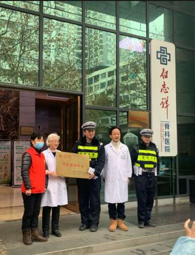 贵阳人民医院鼻部整形收费价目表，鼻修复整形：1049\鼻尖整形：822起