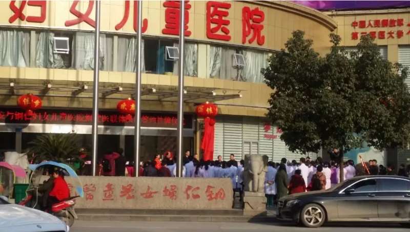 铜仁眼部整形收费价格表，做卧蚕失败修复：1550\眼窝凹陷修复：3623起